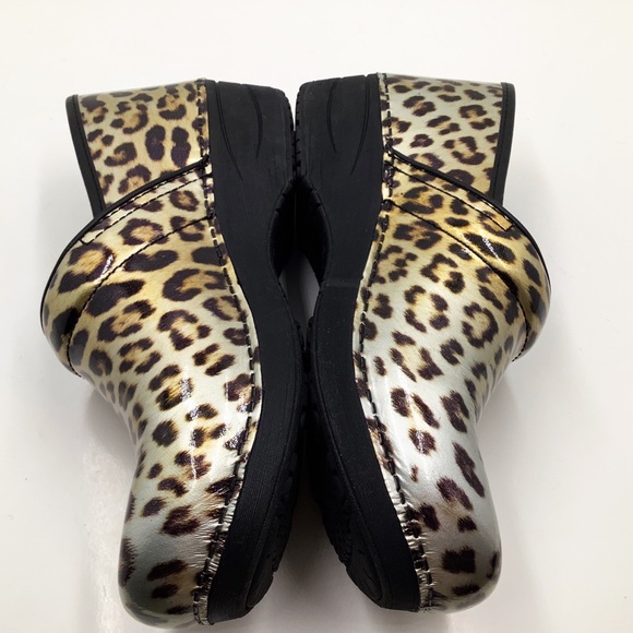 {Dansko}Leopard Patent Leather Clogs - Picture 4 of 8